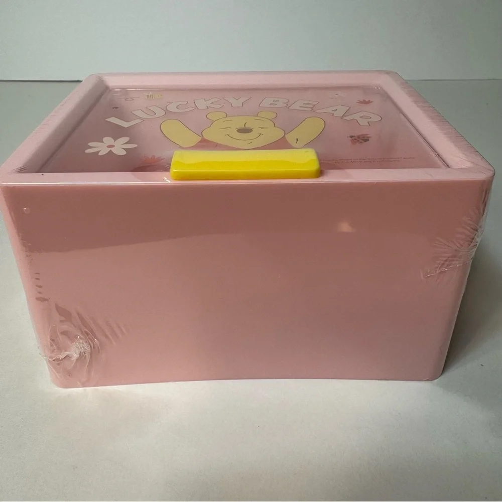 NWT. Disney Winnie the Pooh Collection Dustproof Makeup plastic box